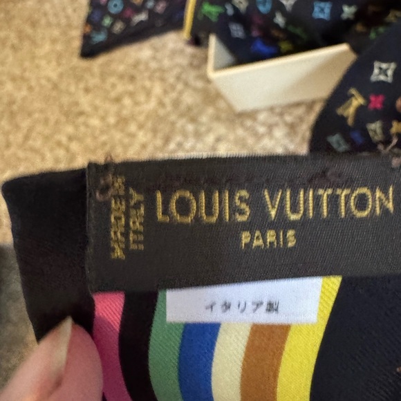 Louis Vuitton 2 Multicolor Bandeaus - Picture 5 of 8
